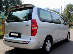 Dijual Mobil Hyundai H-1 XG Bensin A/T 2010 Silver, DKI Jakarta 8