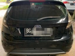 Mobil Ford Fiesta 2011 Trend dijual, Sumatra Selatan 6