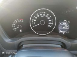 Jual mobil Honda HR-V S 2018 bekas, Jawa Timur 4