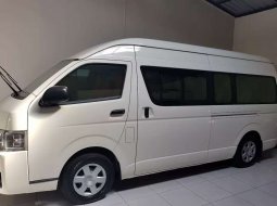 Jawa Timur, jual mobil Toyota Hiace High Grade Commuter 2019 dengan harga terjangkau 4