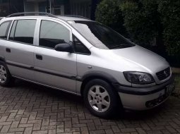 Mobil Chevrolet Zafira 2001 CD terbaik di Jawa Barat 2