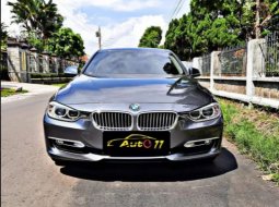 Jual Cepat Mobil BMW 3 Series 320d 2013 Istimewa di Jawa Tengah 4