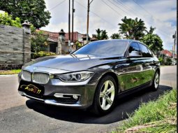 Jual Cepat Mobil BMW 3 Series 320d 2013 Istimewa di Jawa Tengah 2