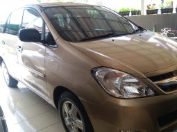 Dijual Cepat Toyota Kijang Innova 2.0 G 2004 Asli AB di DIY Yogyakarta 5