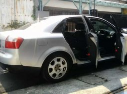 Mobil Audi A4 2004 terbaik di DKI Jakarta 3