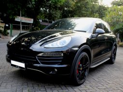 Dijual cepat mobil Porsche Cayenne 3.6 AT 2012 Hitam, DKI Jakarta 10