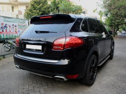 Dijual cepat mobil Porsche Cayenne 3.6 AT 2012 Hitam, DKI Jakarta 8