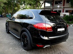 Dijual cepat mobil Porsche Cayenne 3.6 AT 2012 Hitam, DKI Jakarta 6