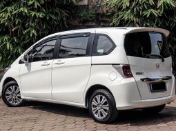 Dijual cepat mobil Honda Freed E 2015 di DKI Jakarta 4