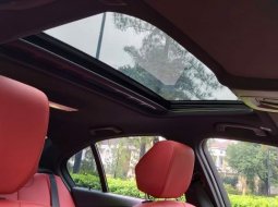 Dijual cepat mobil BMW 3 Series 330i 2016 di DKI Jakarta 7