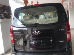 Dijual mobil Hyundai H-1 Elegance 2019 terbaik di DKI Jakarta 3