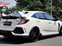 Dijual cepat mobil Honda Civic Type R FK8 2.0 Turbo 2018 di DKI Jakarta 5