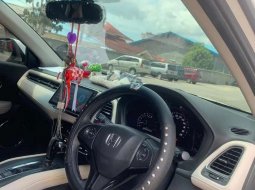 Jual mobil bekas murah Honda HR-V Prestige 2017 di Pulau Riau 11