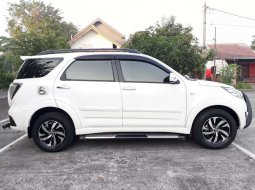 Jual mobil bekas murah Toyota Rush G 2015 di Jawa Timur 5