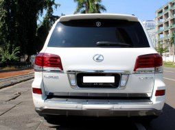 Dijual Cepat Mobil Lexus LX 570 2012 Putih di DKI Jakarta 7