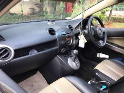 Jual cepat Mazda 2 Sedan 2010 di DKI Jakarta 7