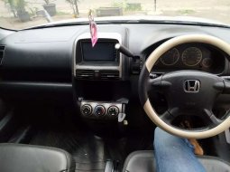 Mobil Honda CR-V 2004 2.0 terbaik di Banten 3