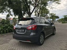 Mobil Suzuki SX4 2016 terbaik di Jawa Timur 2