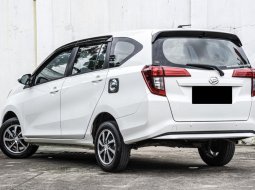 Jual Mobil Daihatsu Sigra R 2017 di Depok 4