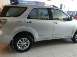 Dijual cepat mobil Daihatsu Terios TX 2012 di Bekasi 4