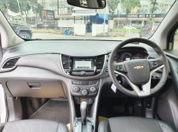 Jual Mobil Bekas Chevrolet Trax LTZ Turbo 1.4 AT 2017 di Surabaya 2