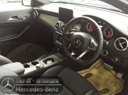 Mercedes-Benz GLA 200 AMG Final Edition Hitam 2020 (NIK 2019) Dealer MercedesBenz Jakarta 3
