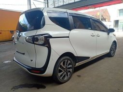 Jual Mobil Toyota Sienta V 2017 DP 15JT di Bekasi 3