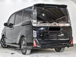 Dijual Mobil Toyota Voxy 2018 di Depok 4