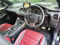 Dijual Mobil Lexus NX Series 200T 2015 Terawat di Jawa Timur 4