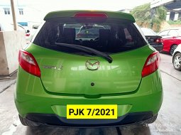 Dijual cepat mobil Mazda 2 R AT 2011, DKI Jakarta 8