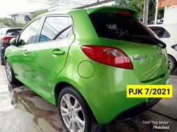 Dijual cepat mobil Mazda 2 R AT 2011, DKI Jakarta 7