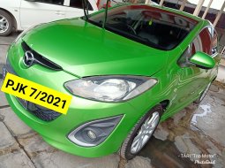 Dijual cepat mobil Mazda 2 R AT 2011, DKI Jakarta 9