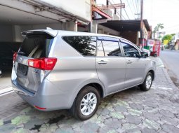 Jual cepat mobil Toyota Kijang Innova 2.0 G Manual 2016 Good Condition, Jawa Timur 1