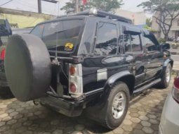 Jual Mobil Bekas Nissan Terrano Spirit S3 2005 di Depok 1