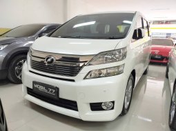 Dijual cepat mobil Toyota Vellfire V 2012 Putih, Jawa Timur 6