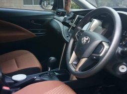 Dijual Mobil Bekas Toyota Kijang Innova 2.4G 2016 di Sulawesi Selatan 6