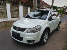 Dijual Cepat Suzuki SX4 X-Over 2010 di Jawa Timur 10