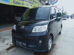 Dijual Mobil Daihatsu Luxio D M/T 2016 di Bekasi 5