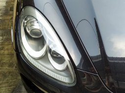 Dijual Mobil Porsche Cayenne S Hybrid 2011 di DKI Jakarta 7