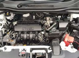 Lampung, Honda HR-V E 2016 kondisi terawat 6