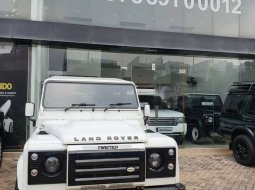 Banten, Land Rover Defender 1990 kondisi terawat 4