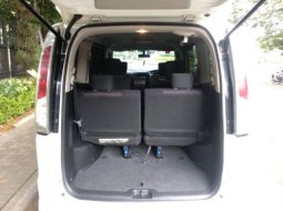 Dijual cepat mobil Nissan Serena Highway Star AT 2013 di Bekasi 3