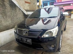 Dijual cepat mobil Toyota Kijang Innova 2.0 G 2013 Hitam di Bekasi 3