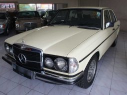 Dijual [Harga Corona] Mercedes Benz "Tiger" 280 W123 thn 1979 area Magelang, Jawa Tengah 7
