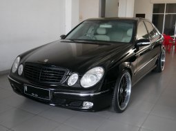 Dijual [Harga Corona] Mercedes benz E 240 Elegant AT V6 2004 area Magelang, Jawa Tengah 7