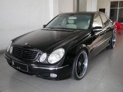 Dijual [Harga Corona] Mercedes benz E 240 Elegant AT V6 2004 area Magelang, Jawa Tengah 2