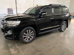 Dijual mobil bekas Toyota Land Cruiser 4.5 V8 Diesel, Jawa Timur  6