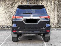 Dijual Mobil Toyota Fortuner SRZ 2016 di Tangerang Selatan 2