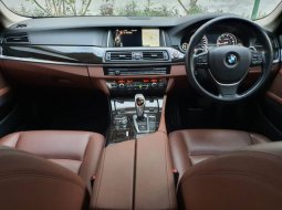 Dijual Mobil BMW 5 Series 528i F10 Luxury 2017 nik 2016 di Jawa Timur 3