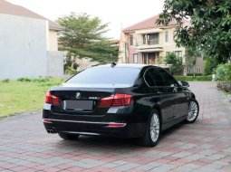 Dijual Mobil BMW 5 Series 528i F10 Luxury 2017 nik 2016 di Jawa Timur 1